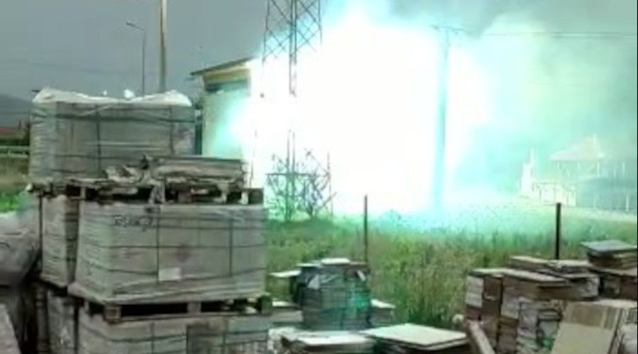 Trafo bomba gibi patlatt� 