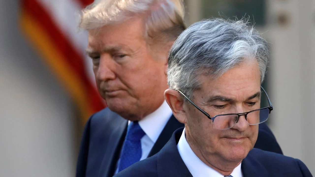 Trump'tan FED'e: "Yava� hareket eden FED faizleri d���rmeli"