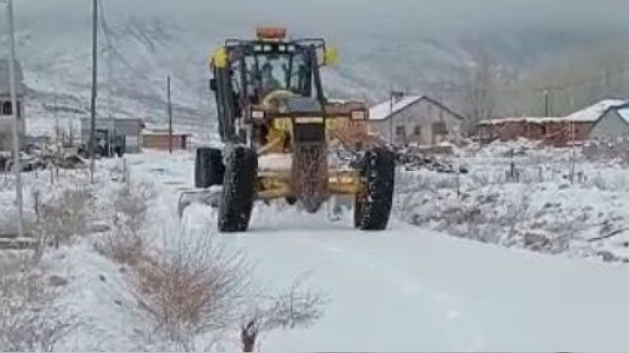 Tunceli'de 15 k�y yolu kardan kapand�