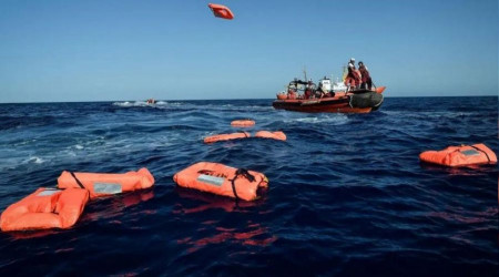 Tunus açıklarında göçmen botu battı: 1 ölü, 75 kayıp