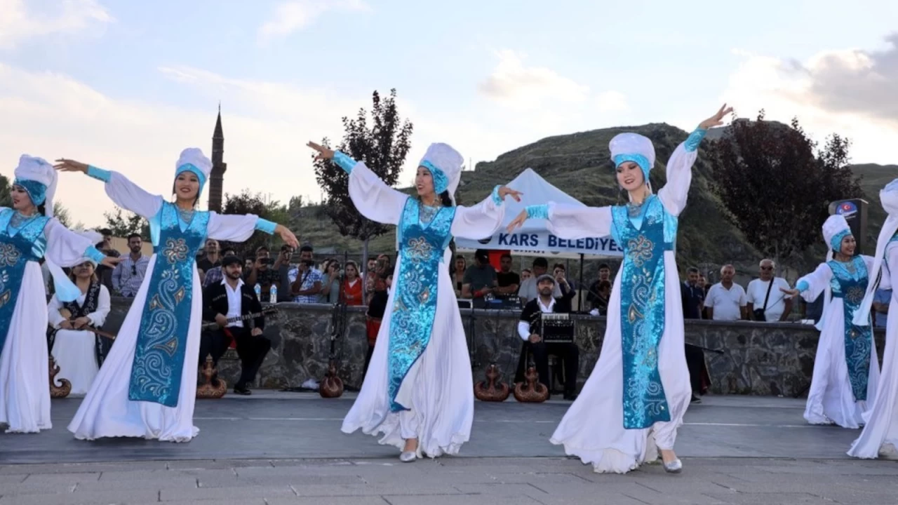 T�rk D�nyas�'nda Esintiler g�sterisi yo�un ilgi g�rd�