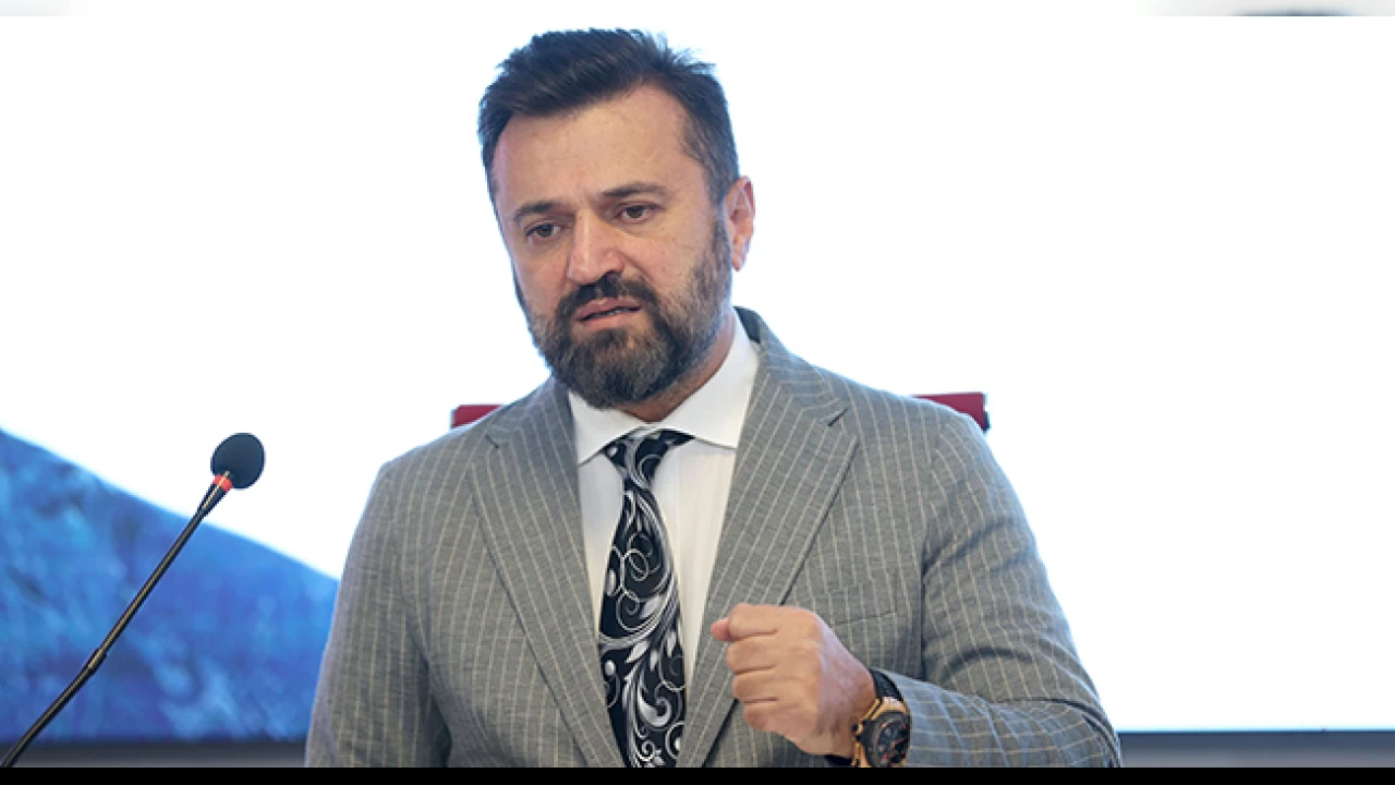 "T�rk futbolu ad�na b�y�k bir �anst�r"