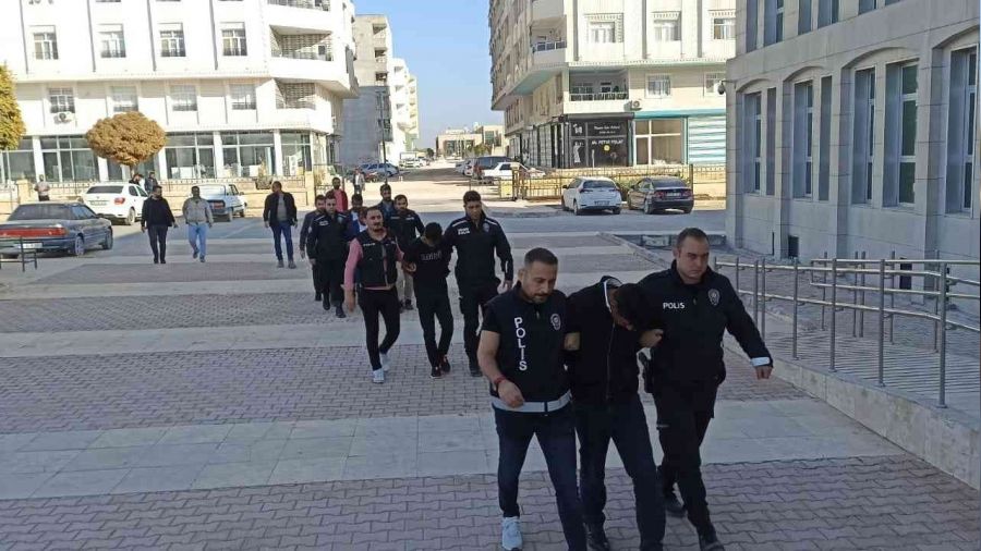 Üç günde 8 milyon liralık vurgun yaptılar