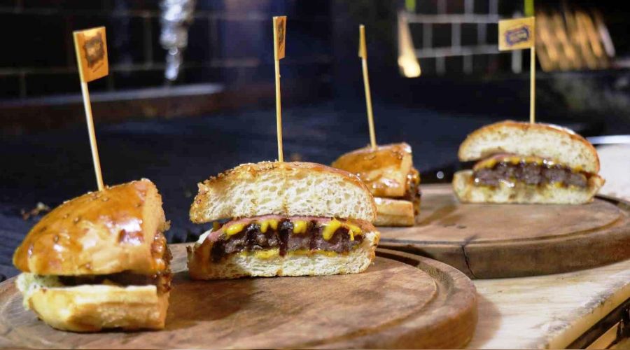 Ucuz hamburger yerken salnzdan olmayn