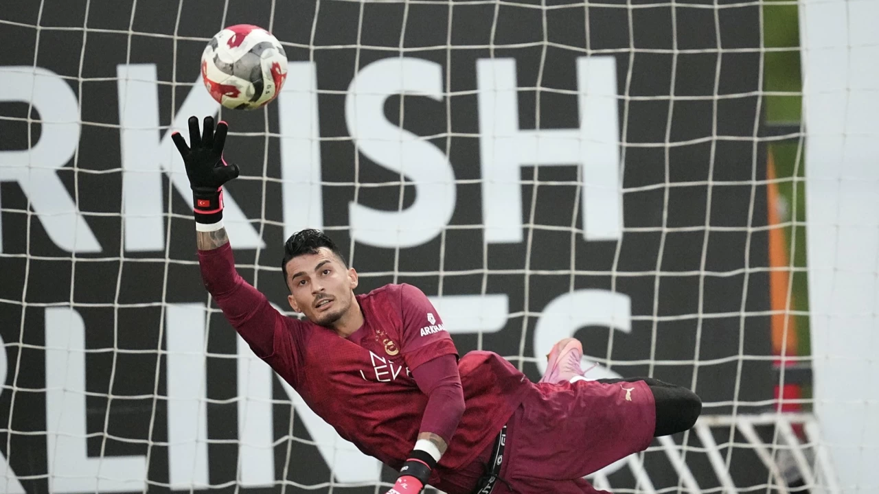 U�urcan �ak�r Galatasaray'da ilk antrenman�na ��kt�