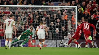 U�urcan �ak�r kendisini a�t�