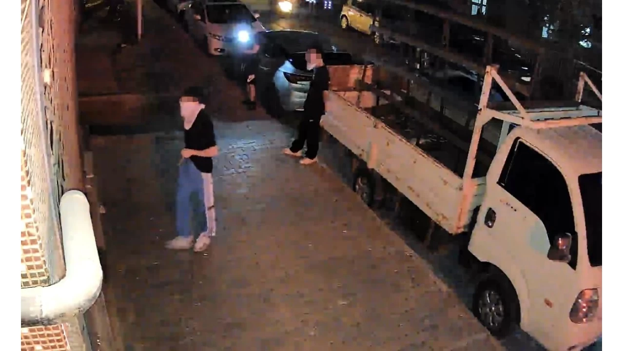 �mraniye'de 2 gen� bir i� yerine �eki�le sald�rd�