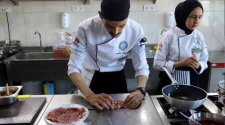 Üniversitede lezzetler yarıştı
