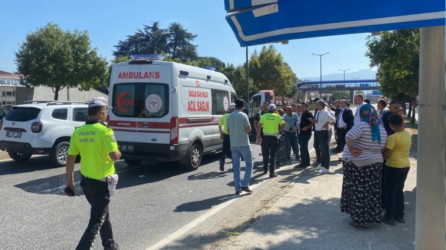 Üst geçidi kullanmayan öğrenciye cip çarptı