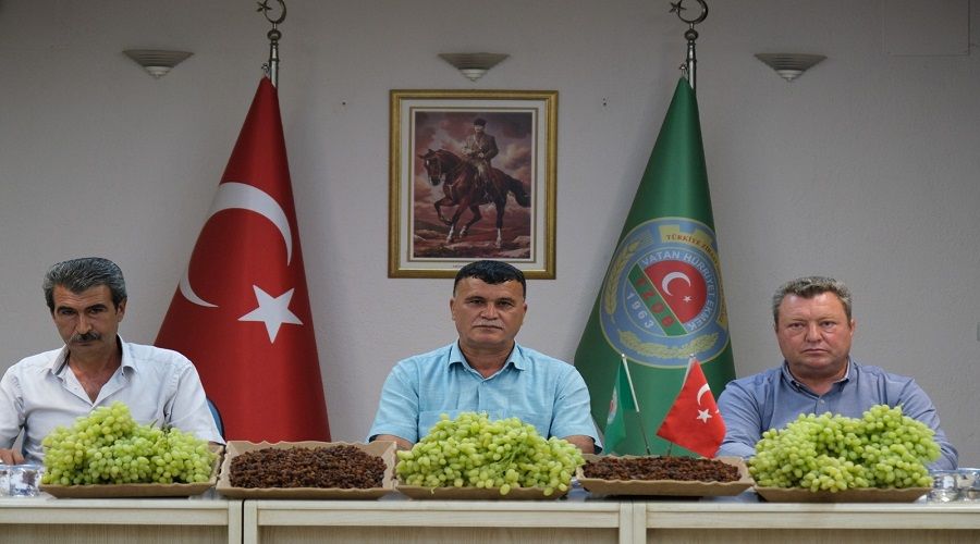Üzüm üreticileri 1 liralık artışa isyan etti