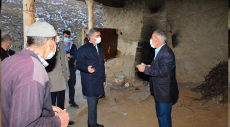 Vali Baruş, deprem bölgesinde incelemelerde bulundu