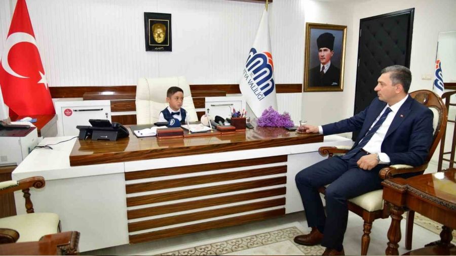 Valilik makamında, 'sağlam evler yapılsın' talimatı verdi