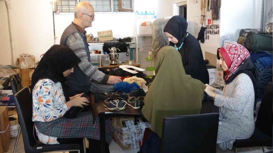 Van'ın yöresel ayakkabısı, kadın eliyle gelecek nesillere aktarılıyor