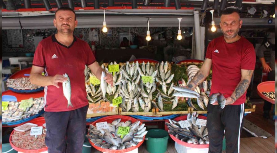 Vatandaşlar balıkhaneye akın ettiler