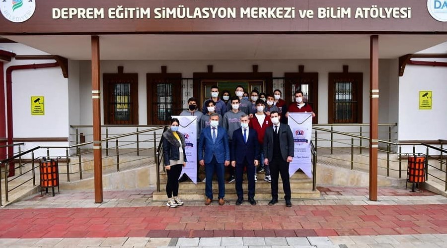 Vatandaşlara deprem eğitimi