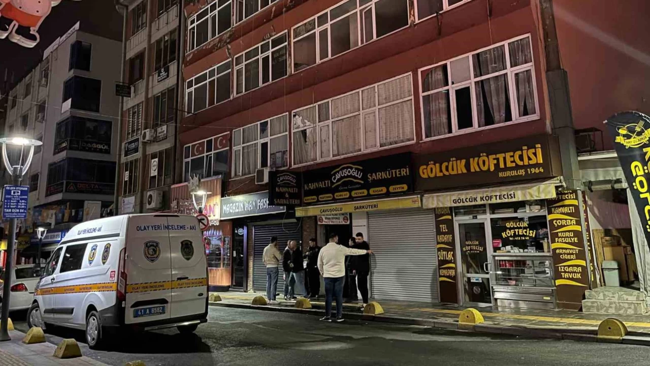 Yangında 2 kişi can havliyle son anda kurtuldu