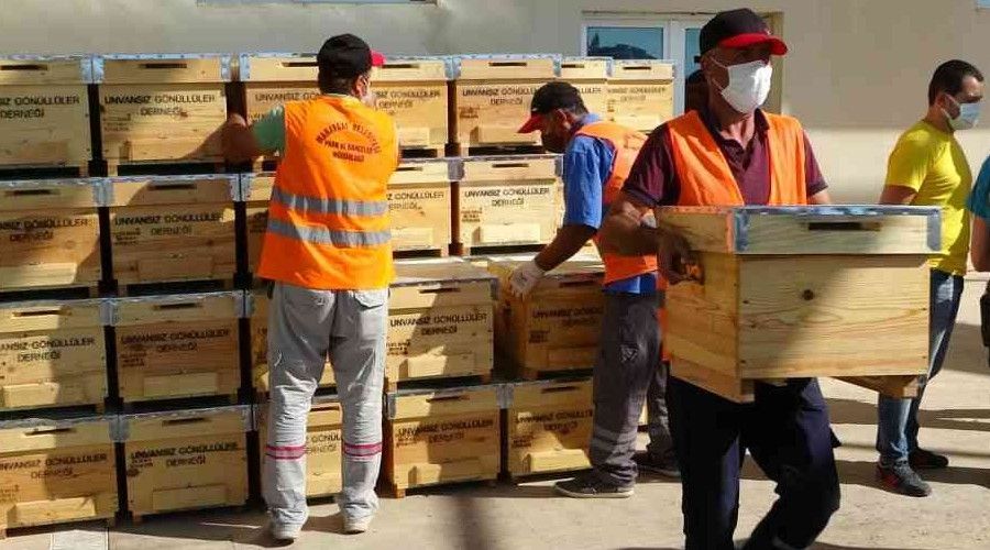 Yangınzede arıcılara 360 kovan desteği