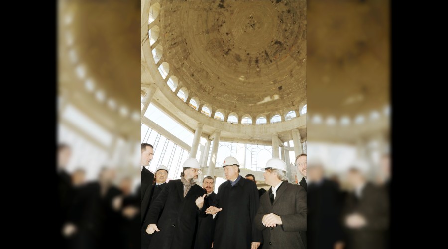 Yeni AKM'nin temeli at�ld�