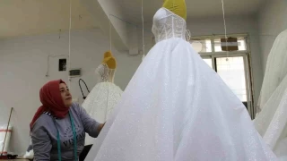 Yeni sezonda gelinlik fiyatları 15 bin TL'den başlıyor
