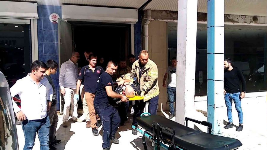 Yük asansörü düştü, 1 ağır yaralı