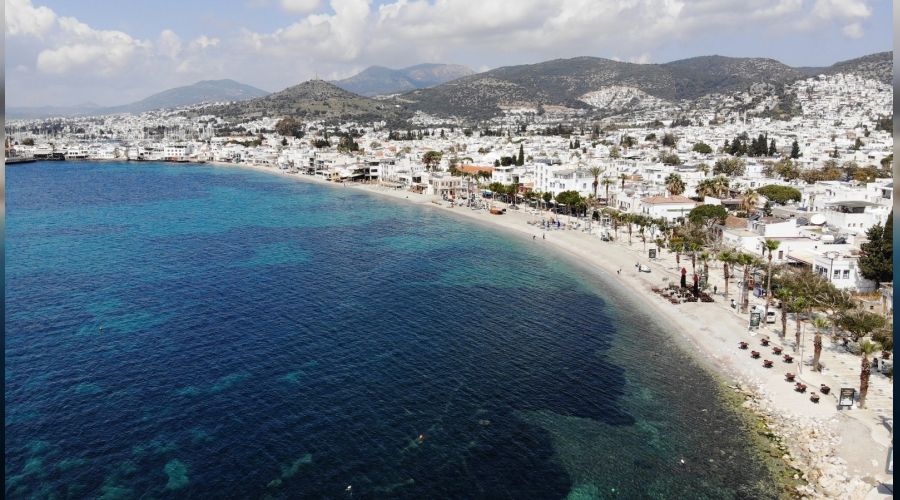 1 ay sonra Bodrum sokaklar� tekrar bo�ald�