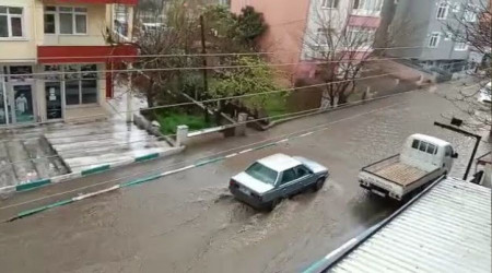 10 dakikalk ya caddeyi dereye evirdi