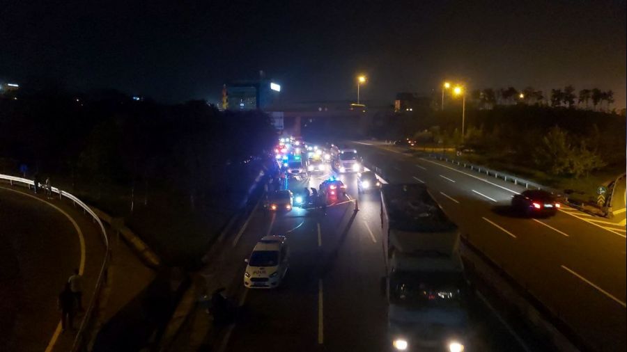 17 yaşındaki genç tırın altında kaldı