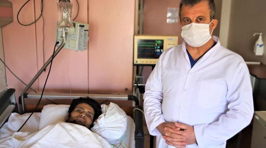 2 ton kalıbın altında kaldı ölmedi hayata tutundu