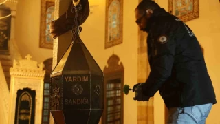 3 asırlık anahtar ile camide hırsızlık
