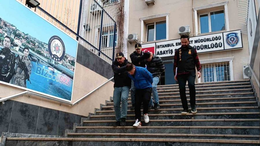 300 bin liralık laptop çaldılar