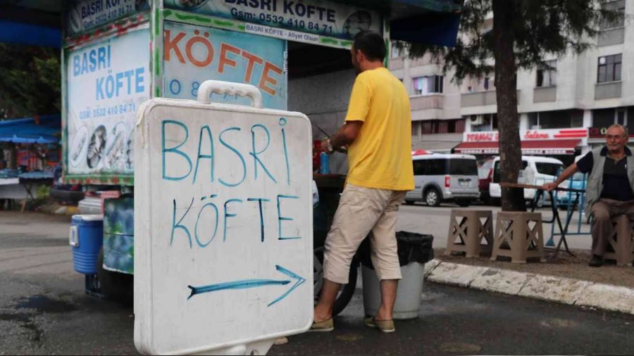 33 y�ld�r seyyar arabayla k�fte sat�yor