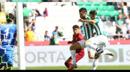4 futbolcu kaleleri şaşırdı