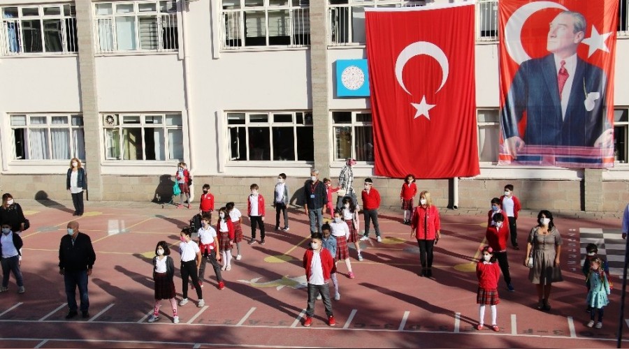 5 sınıf daha yüz yüze eğitime başladı