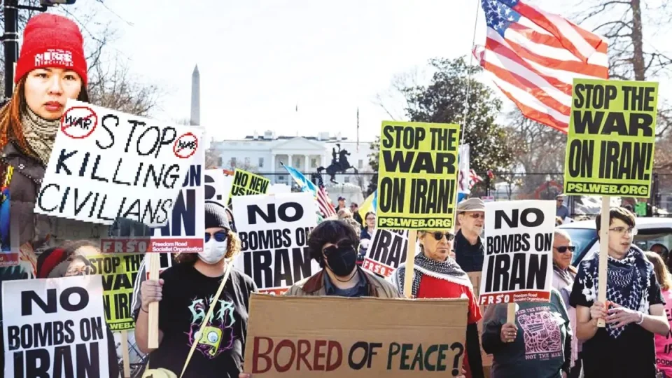 ABD'de �o�unluk, �ran'a y�nelik sald�r�lara kar�� ��k�yor