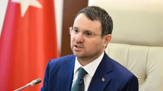  Adalet Bakan� Ak�n G�rlek, son 8 ayda uyu�turucu, yasa d��� bahis, sanal kumar ve organize su� �rg�tlerine y�nelik soru�turmalarda 32 bin 882 ki�inin tutukland���n� a��klad�