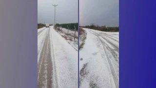 Adana'da dolu ya�d�, yollar ve tarlalar beyaza b�r�nd�