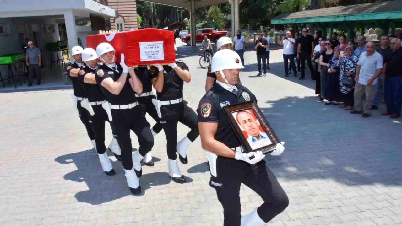 Adana'da polis memuru kaza kurşunuyla hayatını kaybetti