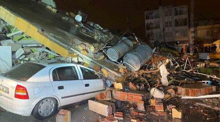 Adyaman'da ar hasarl 4 katl bina kt