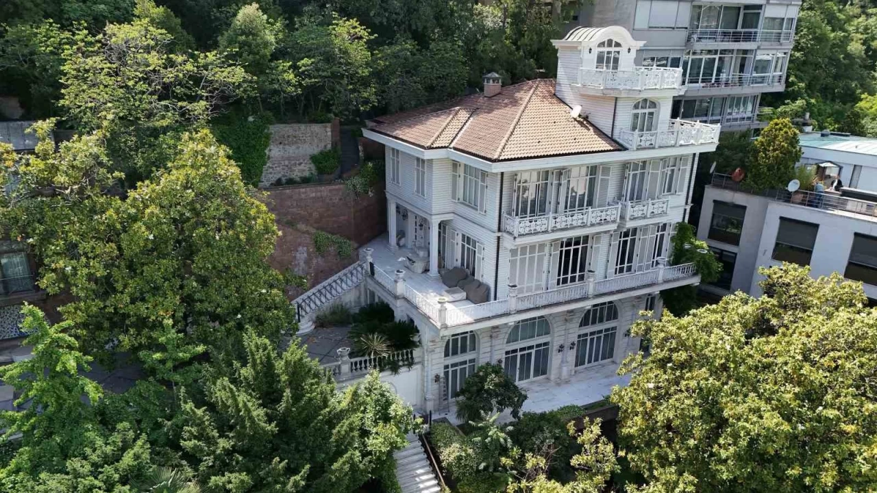 Ak�n �pek'in Bebek'teki k��k� yeniden sat��ta