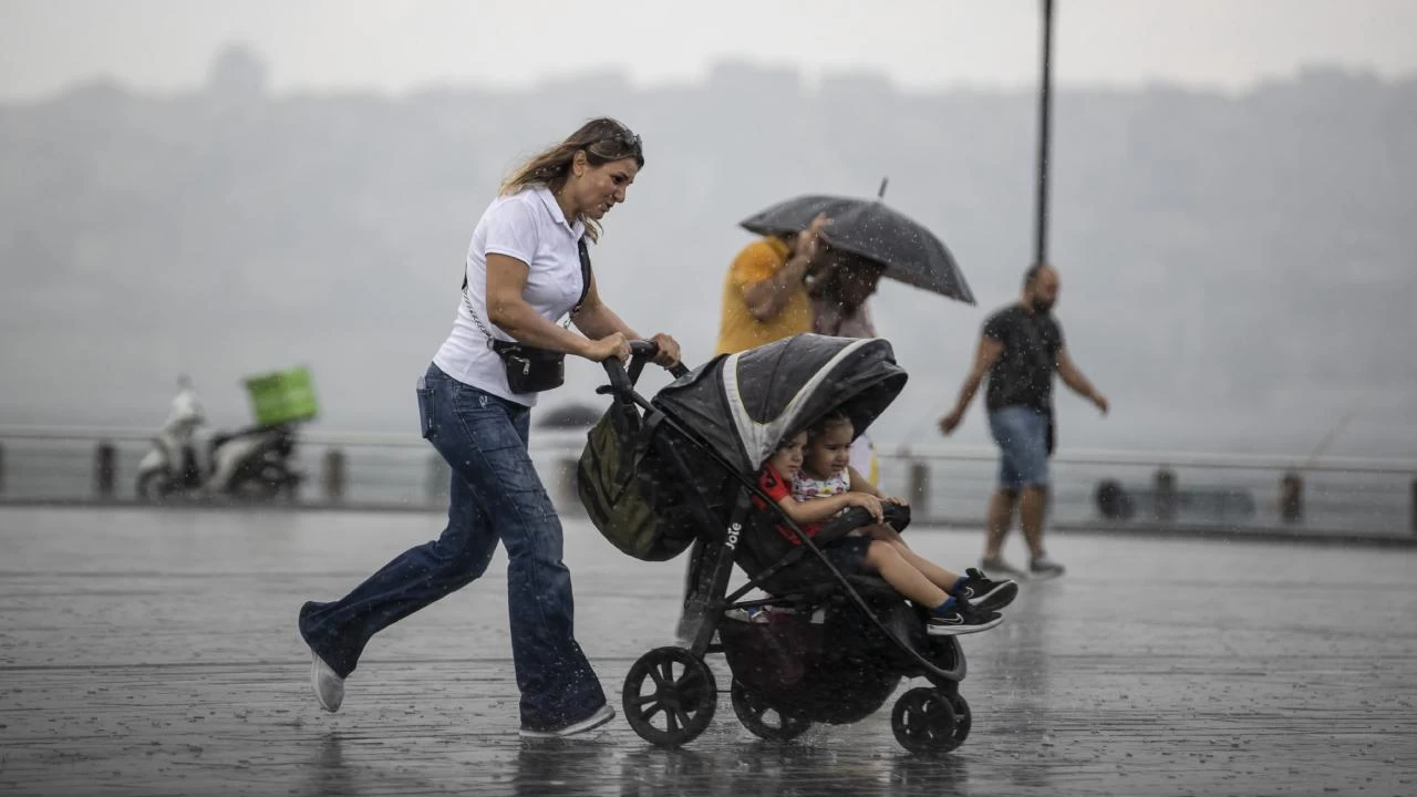 AKOM'dan �stanbul i�in sa�anak ge�i�leri uyar�s�