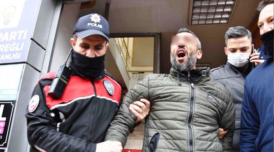 AKP teşkilat binasının çatısından Cumhurbaşkanı'na hakaret