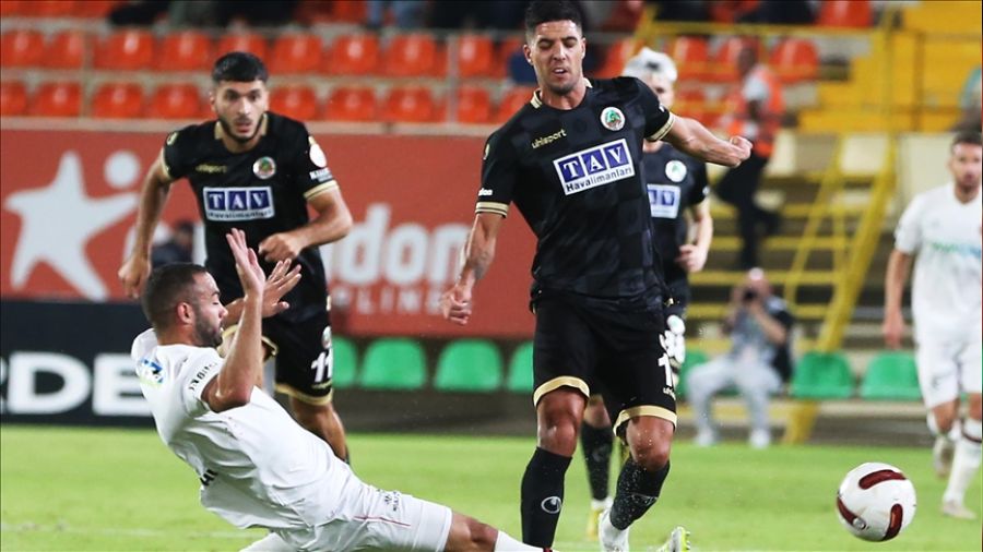 Alanyaspor Trabzonspor'a karşı üstün