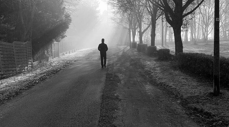 Allah-� Te�l� iki cihat emretti: Biri i�ten, �b�r� d��tan