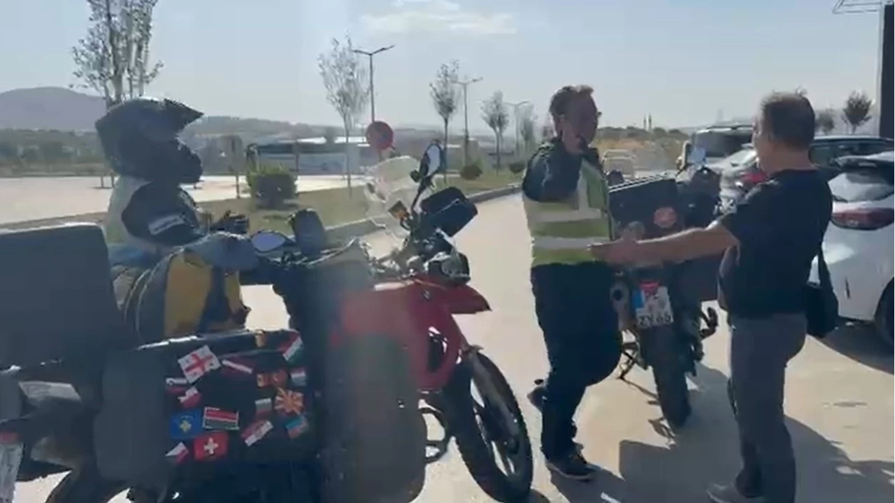 Alman ift motosikletle dnyay geziyor