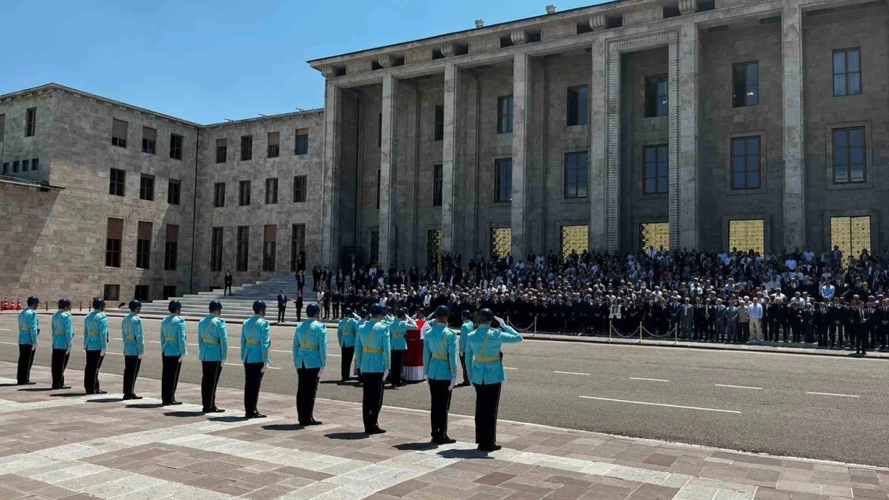 Altan Öymen için TBMM'de cenaze töreni düzenlendi
