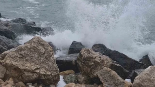 Amasra'da dalgaların boyu 3 metreyi aştı