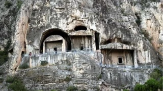 Amasya Kral Kaya Mezarlar: Tarihin derinliklerinden ykselen antlar