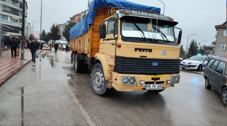 Amasya'da kamyonun çarptığı kız hayatını kaybetti