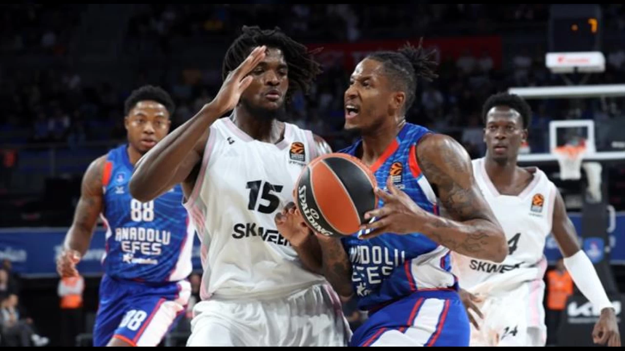 Anadolu Efes, Almanya deplasman�nda