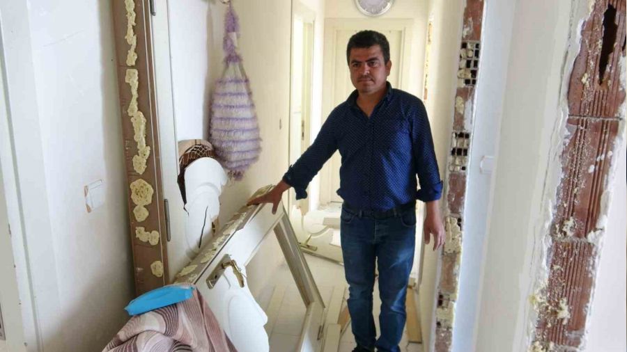 Anamur'daki hortum evleri savaş alanına çevirdi